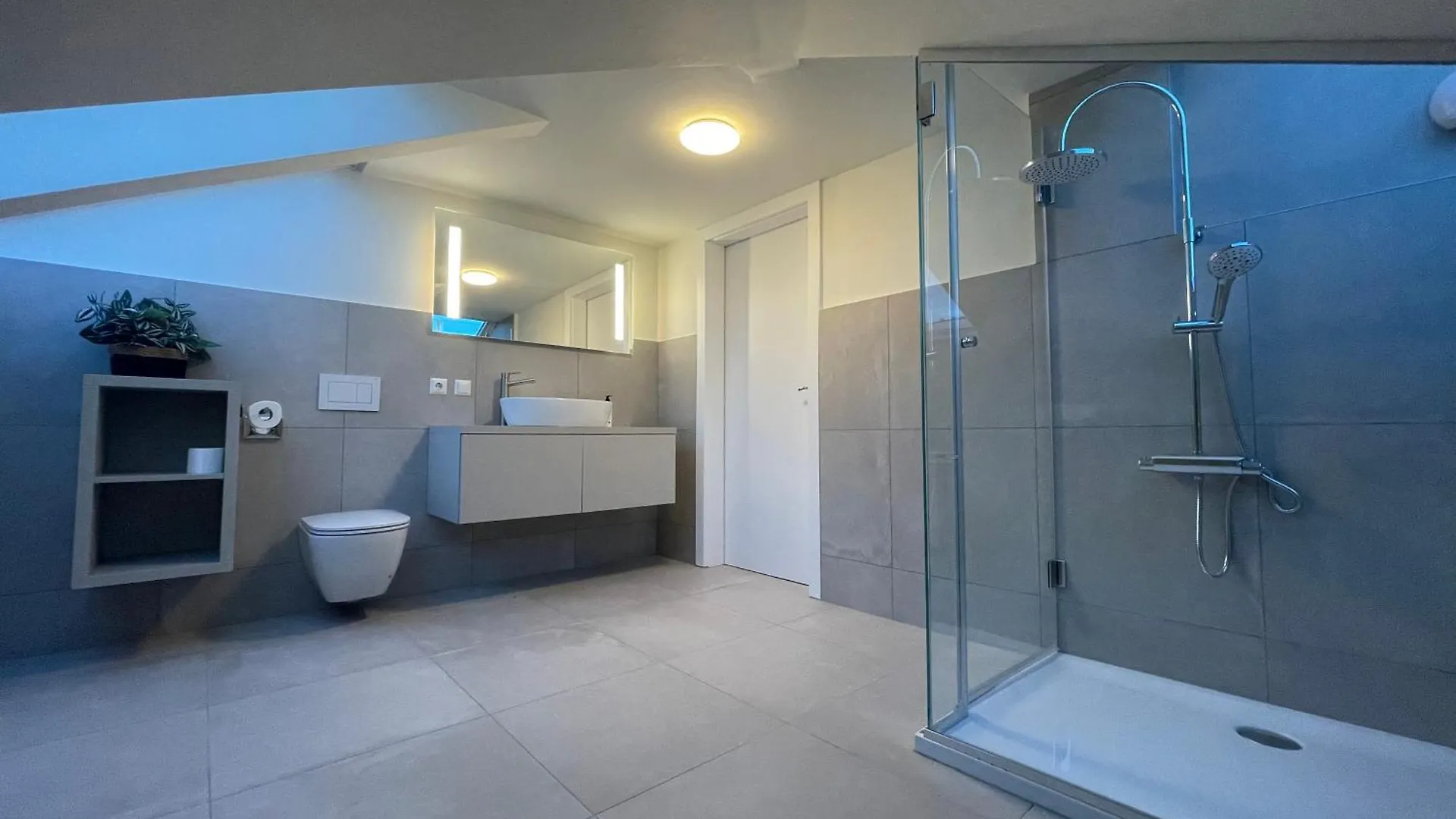 Vive Hotel Vienna 3*,  Austria
